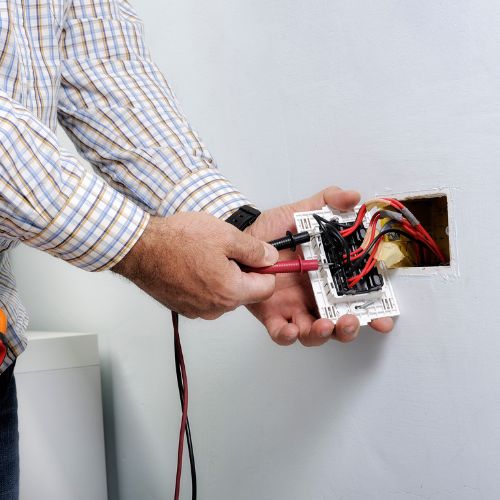 Ditta di manutenzione e installazione di impianti elettrici a Senago